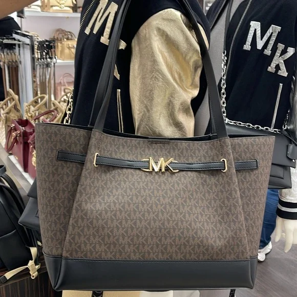 MICHAEL KORS
Reed Large Logo Belted Shoulder Tote Bag
Brown/Black 
NWT - Picture 14 of 16